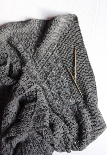 capella-shawl-with-needles